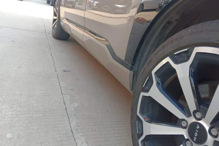 Used AION V 2024 Aion Tyrannosaurus 650 LiDAR Edition
