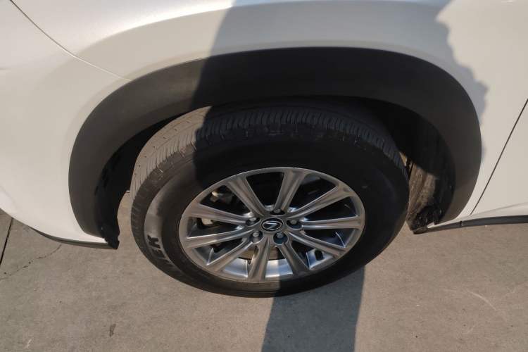 Used Lexus NX 2017 300h Front-Drive FENGSHANG Edition
