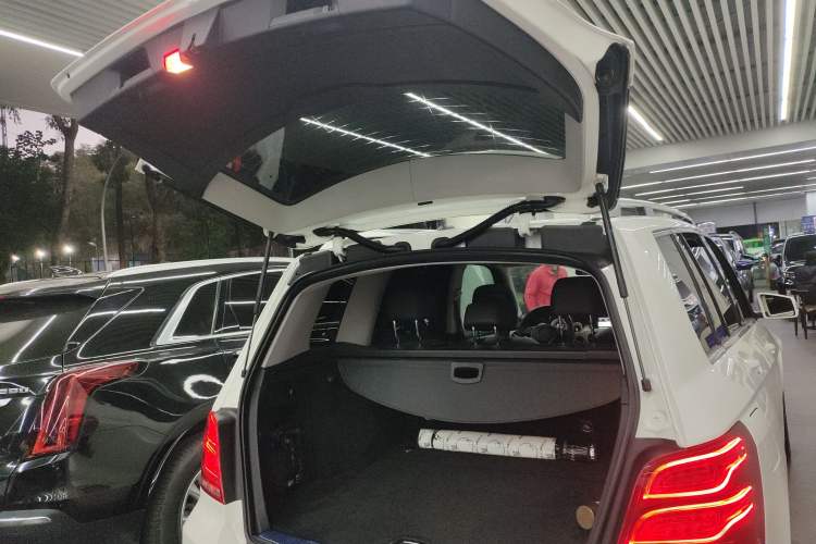 Used Mercedes-Benz GLK-Class 2013 GLK 300 4MATIC Dynamic Sunroof Model