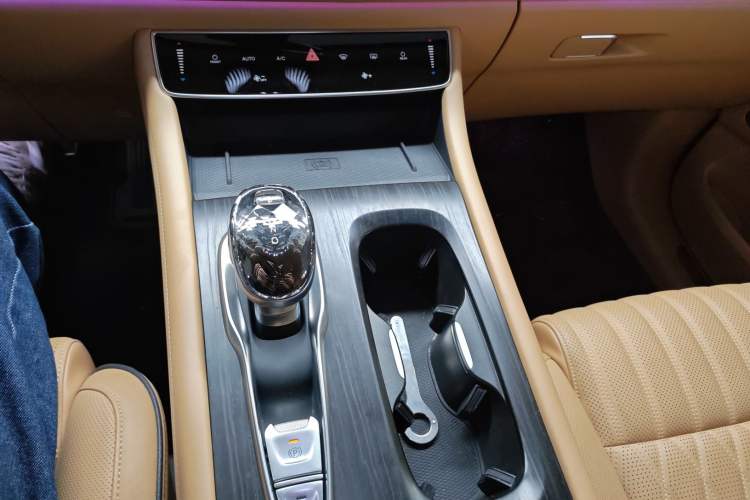 Used VOYAH Dream 2022 0-Carbon Edition Dream+ Smart Enjoyment Package 475 km
