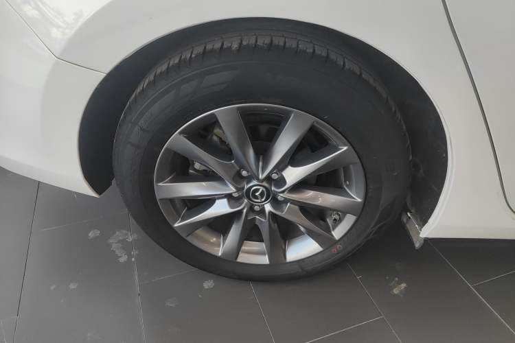 Used Mazda Atenza 2020 2.0L Blue Sky Luxury Edition
