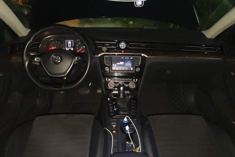 Used Volkswagen Magotan 2017 330TSI DSG Luxury Model
