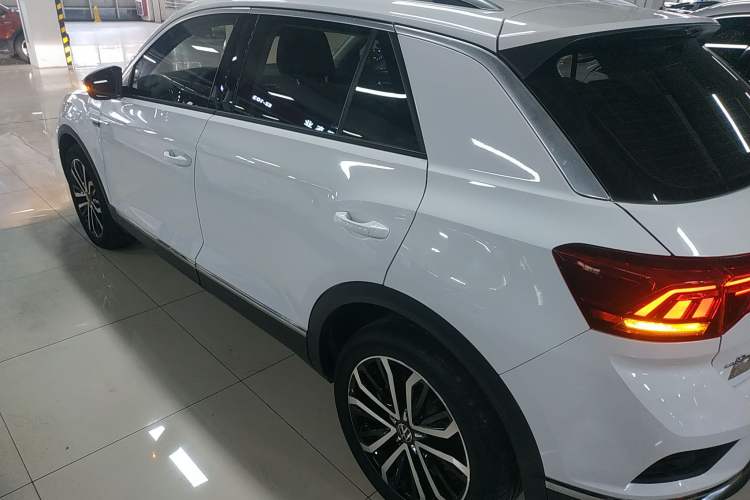 Used Volkswagen T-ROC 2021 280TSI DSG Two-Wheel Drive Comfort Connect Edition
