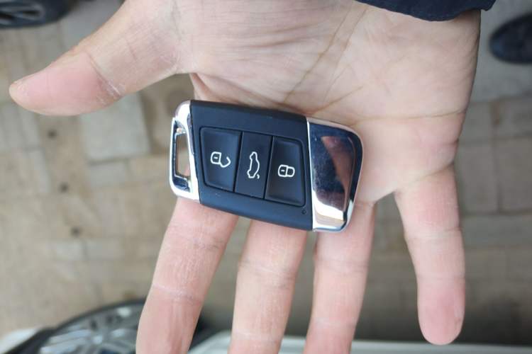 Used Volkswagen Magotan 2017 330TSI DSG Luxury Model
