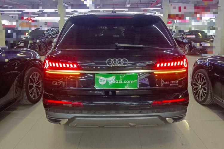 Used Audi Q7 2021 55 TFSI quattro S line Sport model
