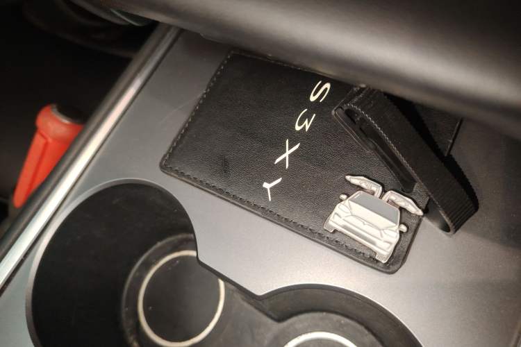 Used Tesla Model Y 2022 Long-Range All-Wheel-Drive Version
