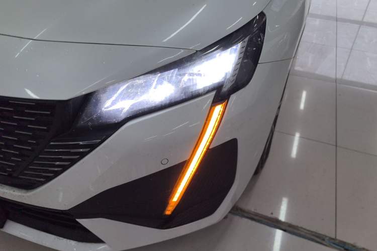 Used Peugeot 408 2022 1.6T Light-Chasing Edition
