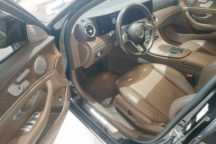 Used Mercedes-Benz E-Class 2023 Updated E 300 L Fashion Edition

