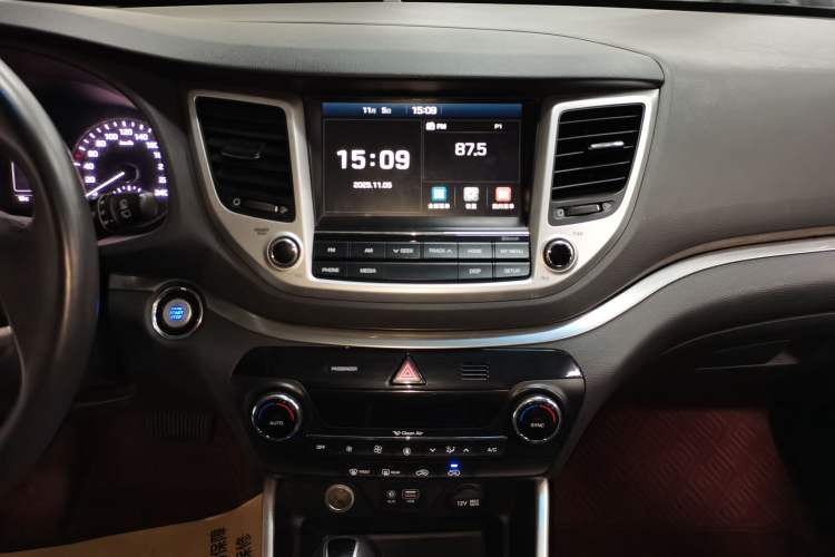 Used Hyundai Tucson 2015 1.6T Dual-Clutch Two-Wheel-Drive Smart Model
