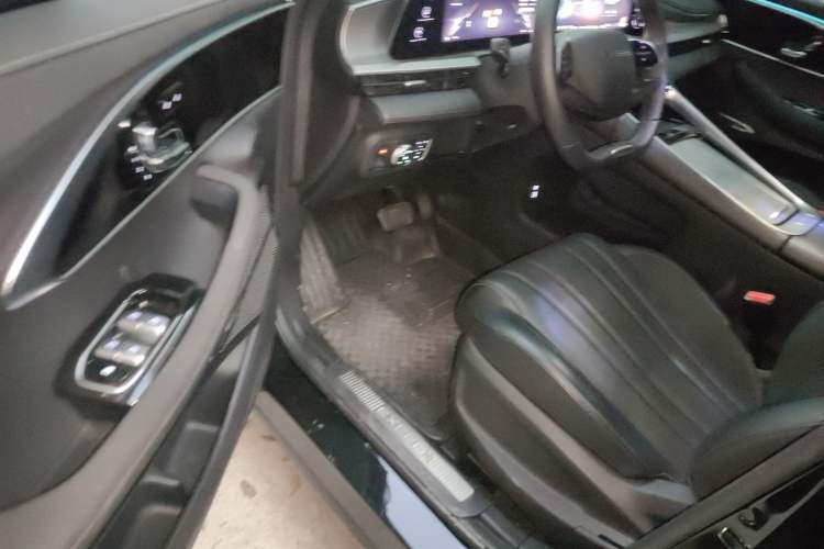 Used  Lingyun 2024 400T Two-Wheel-Drive King Edition
