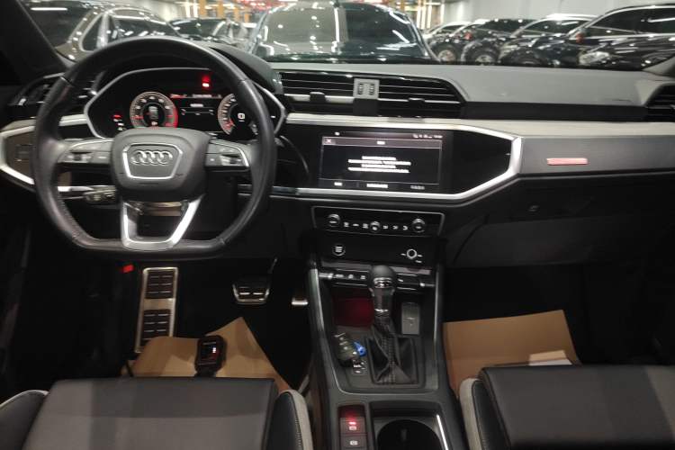 Used Audi Q3 2024 40 TFSI Fashion Dynamic Model