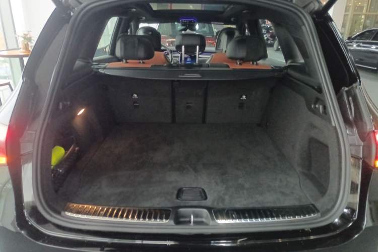 Used Mercedes-Benz GLC 2024 GLC 260 L 4MATIC Dynamic Edition 5-seater