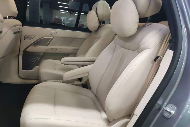 Used ONVO Luxeed L90 2025 Model—Max Six-Seater Version