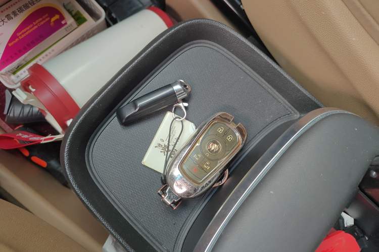 Used Buick GL8 2021 ES Land Cruiser 653T Luxury Edition