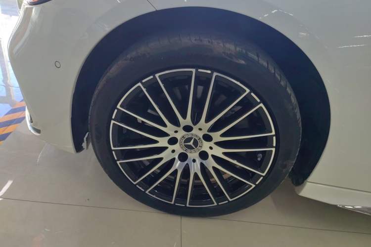 Used Mercedes-Benz C-Class 2023 Restyled C 260 L Sport Edition
