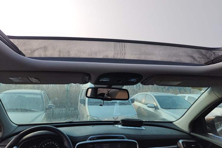 Used Kia Sorento 2015 Sorento L 2.4L Gasoline 4WD Elite Edition 5 Seats China V Emission Standard
