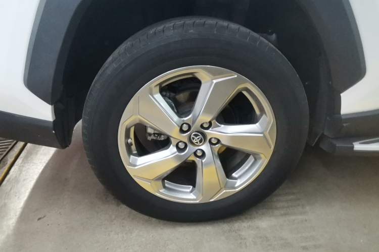 Used Toyota RAV4 2021 2.0L CVT Two-Wheel Drive Fashion PLUS Edition
