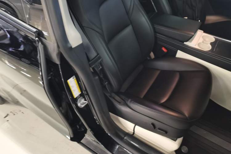 Used Tesla Model Y 2022 Rear-Wheel-Drive Version
