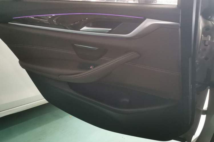 Used BMW 5 Series 2019 525Li Luxury Package
