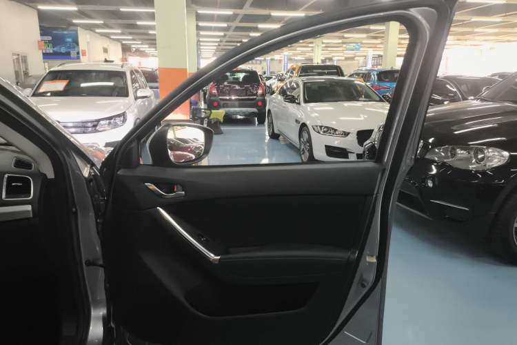 Used Mazda CX-5 2015 2.0L Automatic Two-Wheel Drive Urban Version