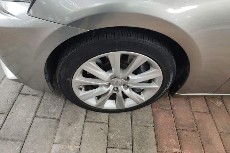 Used Lexus IS 2015 200T Leading Edition
