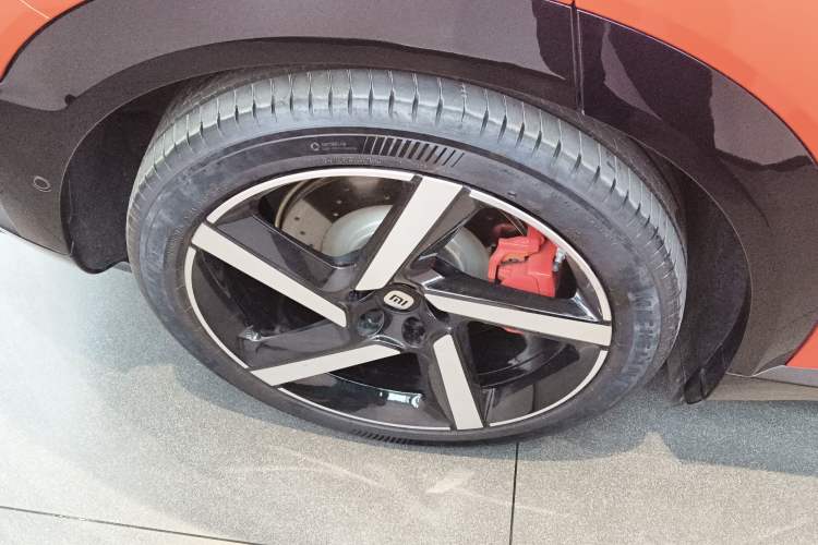 Used  YU7 2025 Ultra-Long Range High-Performance All-Wheel-Drive Max Edition