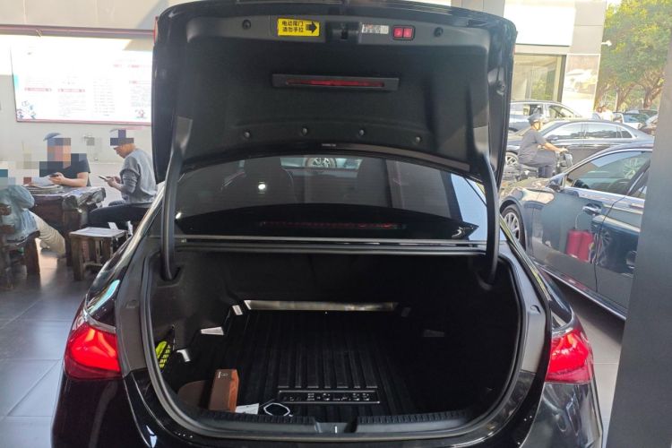 Used Mercedes-Benz E-Class 2024 Facelift E 300 L Luxury Edition
