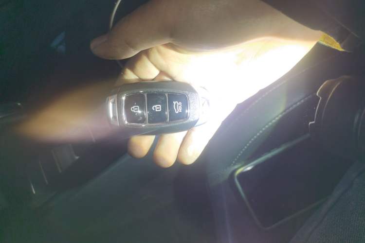 Used Hyundai Elantra 2022 1.5L CVT LUX Prestige Edition