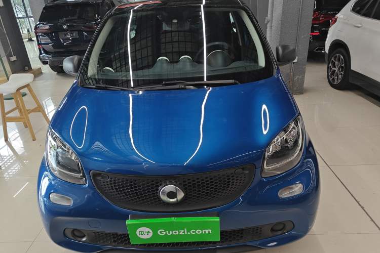 Used  forfour 2016 1.0L 52 kW Dynamic Edition
