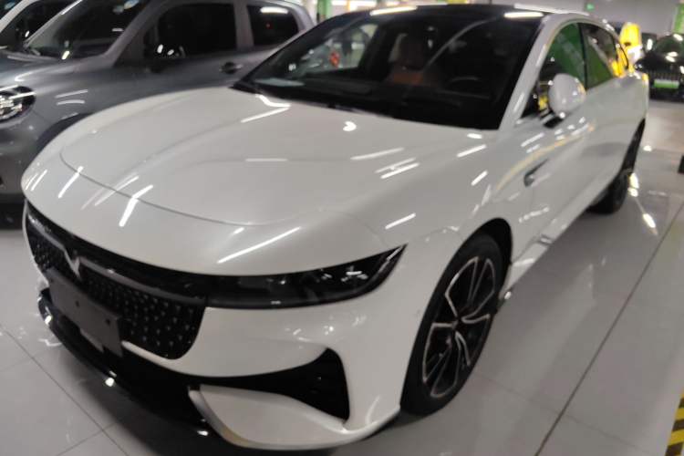 Used VOYAH PASSION 2024 PHEV Four-Wheel Drive Ultra-Long Range Flagship Model