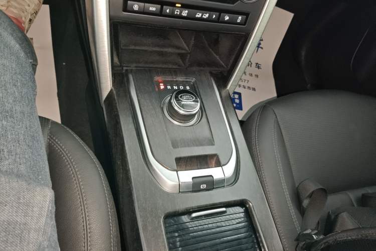 Used Land Rover Discovery Sport 2019 240 PS SE Version China VI Standard
