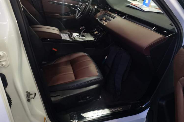 Used Land Rover Range Rover Evoque 2021 Range Rover Velar L 249PS R-Dynamic First Edition
