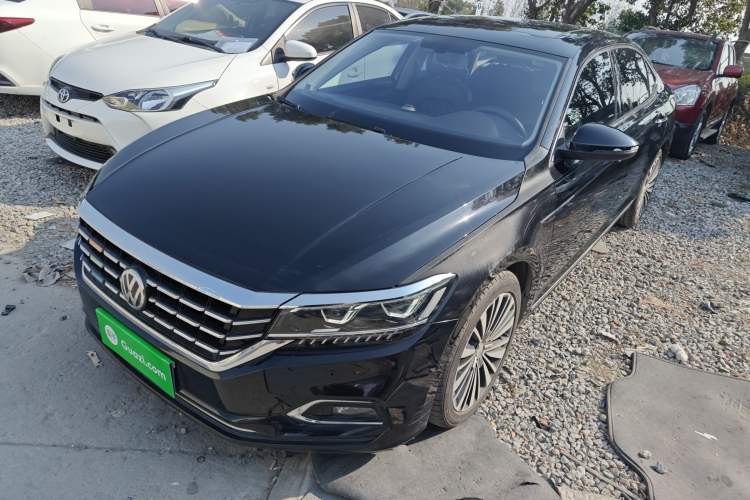Used Volkswagen Passat 2019 330TSI Luxury Edition China VI Standard