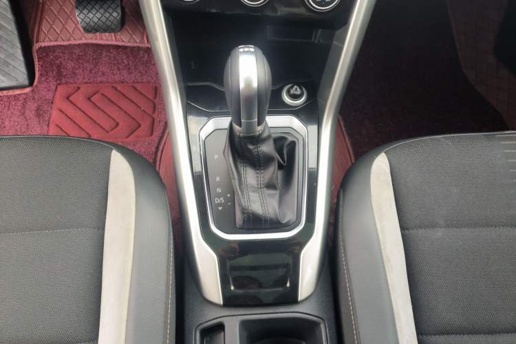 Used Volkswagen T-ROC 2020 280TSI DSG Two-Wheel-Drive Elite Version
