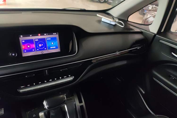 Used GAC Trumpchi M6 2021 270T DCT Luxury Edition (7 Seats)
