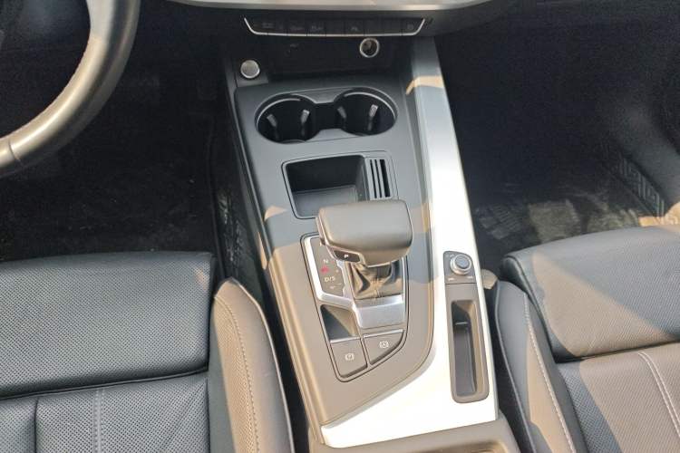 Used Audi A4L 2022 40 TFSI Fashion Dynamic Model
