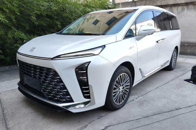 Used Buick GL8 New Energy 2024 Lu Zun Luxury Edition 6-Seater
