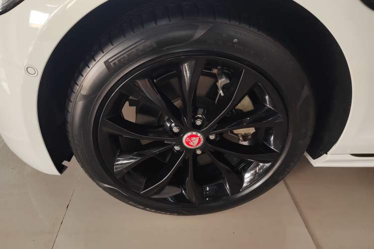 Used Jaguar XFL 2021 XFL 2.0T P250 All-Wheel-Drive Shimmering Black Sport Edition
