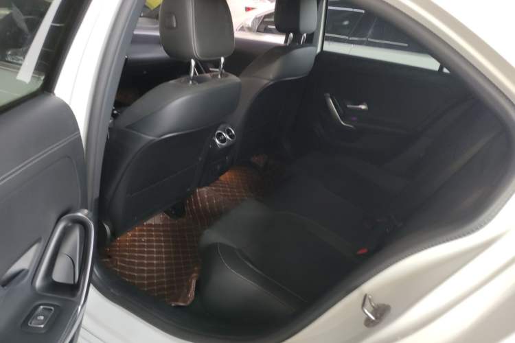 Used Mercedes-Benz A-Class 2022 Revised Version A 200 L Sport Sedan Fashionable Style
