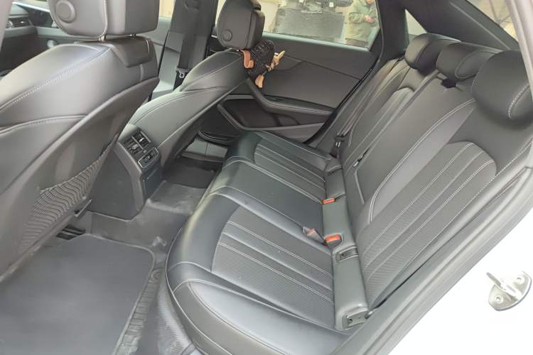 Used Audi A4L 2024 40 TFSI Luxury Dynamic Edition