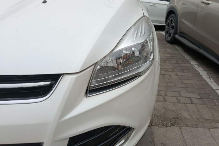 Used Ford Kuga 2013 1.6L GTDi Two-Wheel-Drive Comfort Model
