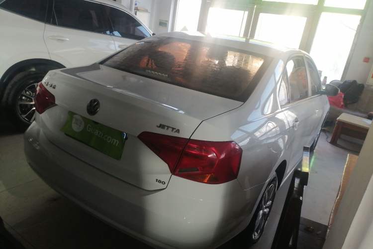 Used Volkswagen Jetta 2017 1.5L Manual Fashion Edition
