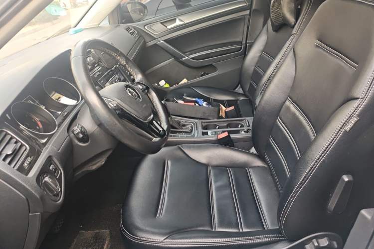 Used Volkswagen Golf 2017 230TSI Automatic Comfort Edition – Celebrating Milestone of One Million Units
