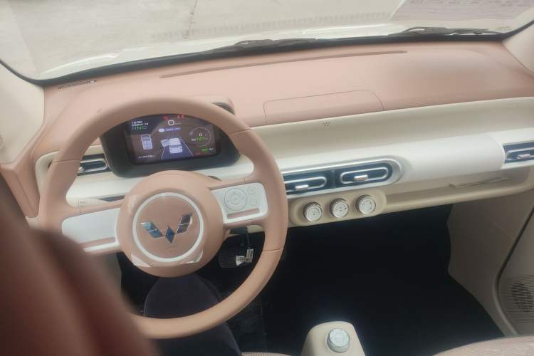 Used Wuling Hongguang MINIEV 2024 3rd Generation 215km Youth Edition