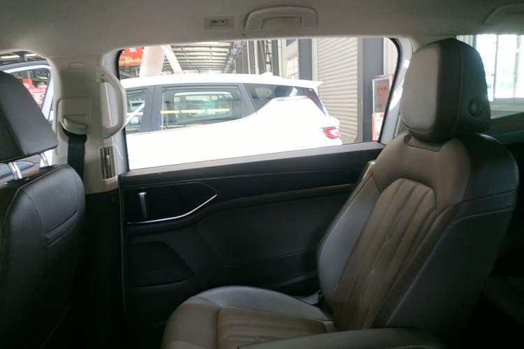 Used Volkswagen Viloran 2024 330TSI Luxury Edition
