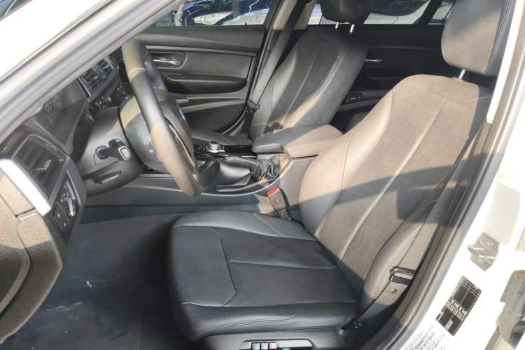 Used BMW 3 Series 2016 320Li Fashion Model
