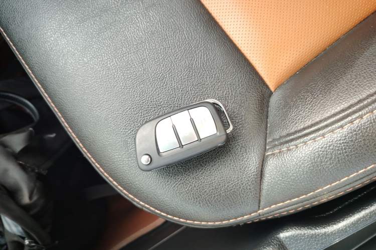 Used  Refine S3 2014 1.5L Manual Luxury Smart Model
