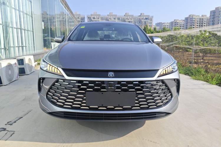 Used BYD Qin PLUS 2025 DM-i Smart Drive 55KM Leading Model
