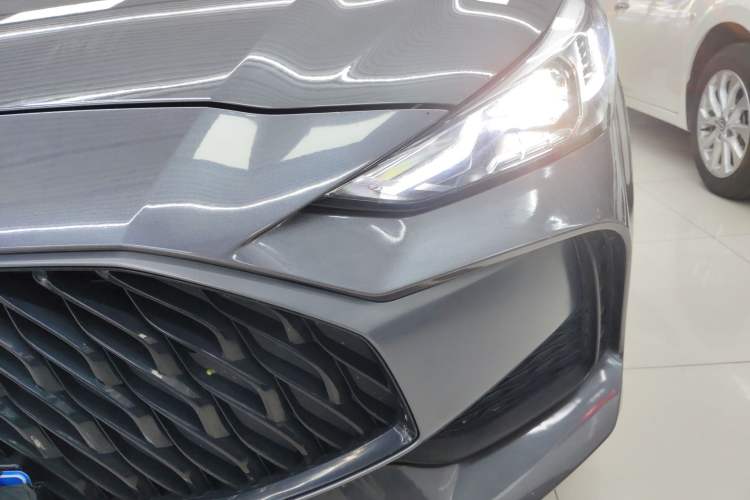 Used MG 5 2022 300TGI DCT Chao Yue Luxury Edition
