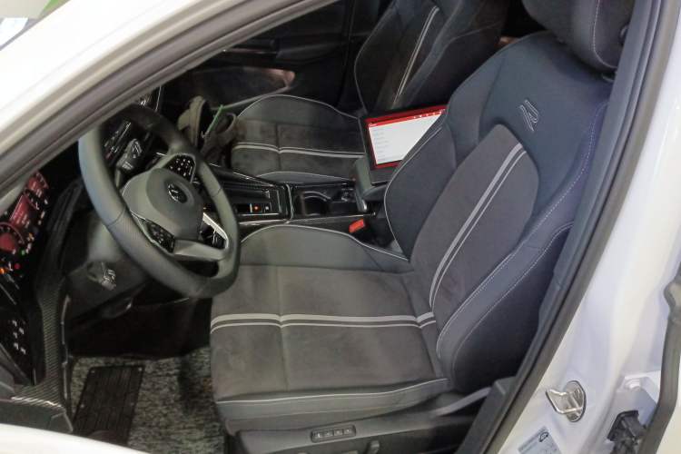 Used Volkswagen Golf 2023 Facelift 280TSI DSG R-Line
